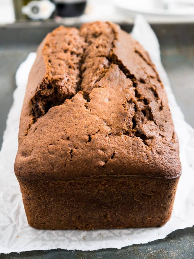 Easy Dark Chocolate Red Wine Cake