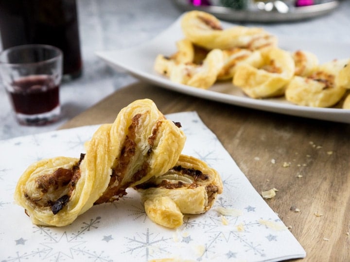 Easy and fast to make Bacon & Cheese Puff Pastry Twists. Perfect for your next Party!