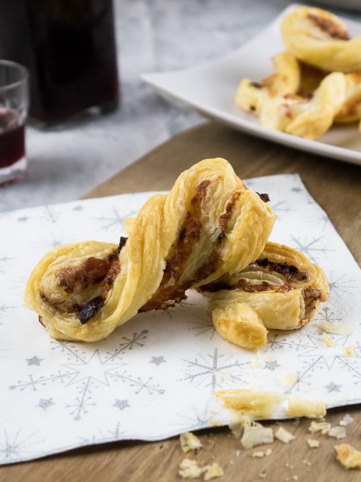 Easy and fast to make Bacon & Cheese Puff Pastry Twists. Perfect for your next Party!