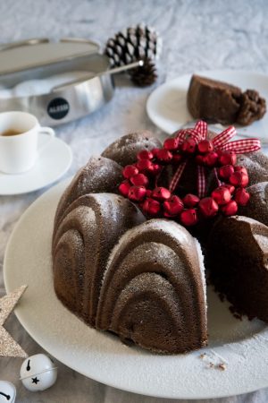 Mulled Wine Cake with Cherries is a great cake for the holidays! It's a fluffy, moist cake which is perfect to enjoy with a cup of coffee or hot chocolate on a cold winter day.