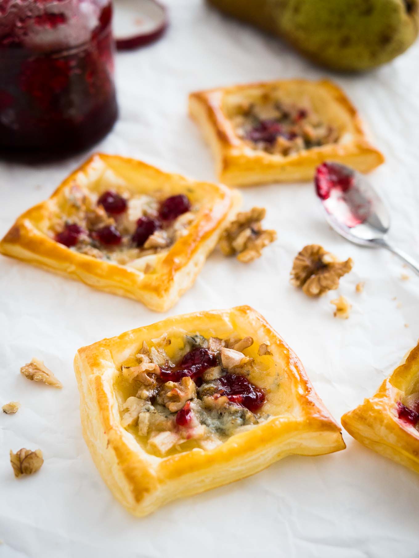 Pear & Gorgonzola Mini Tartlets - a quick and easy appetizer for your next party with sweet pears and creamy blue cheese! Ready in under 30 minutes.