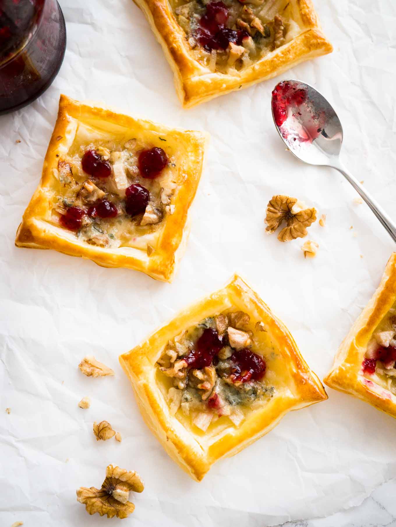 Pear & Gorgonzola Mini Tartlets - a quick and easy appetizer for your next party with sweet pears and creamy blue cheese! Ready in under 30 minutes.