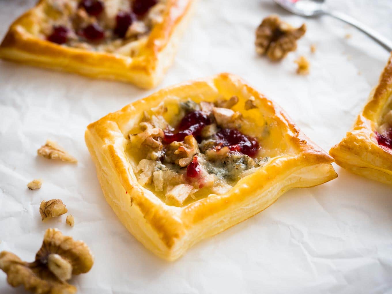 Pear & Gorgonzola Mini Tartlets - a quick and easy appetizer for your next party with sweet pears and creamy blue cheese! Ready in under 30 minutes.