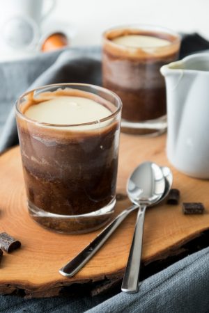 Do you love the filling of Lindor Truffles? Then this Copycat Lindor Truffle Chocolate Dessert is perfect for you! Three different chocolate layers which melt in your mouth. You have to try it!