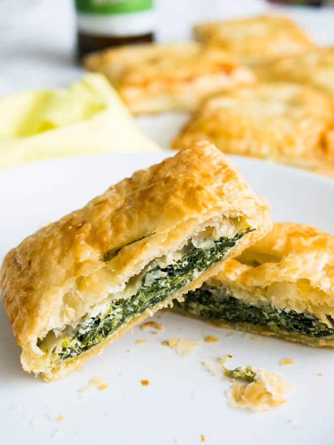 Spinach & Ricotta Puff Pastry Parcels - perfect little snacks that can be made in advance!