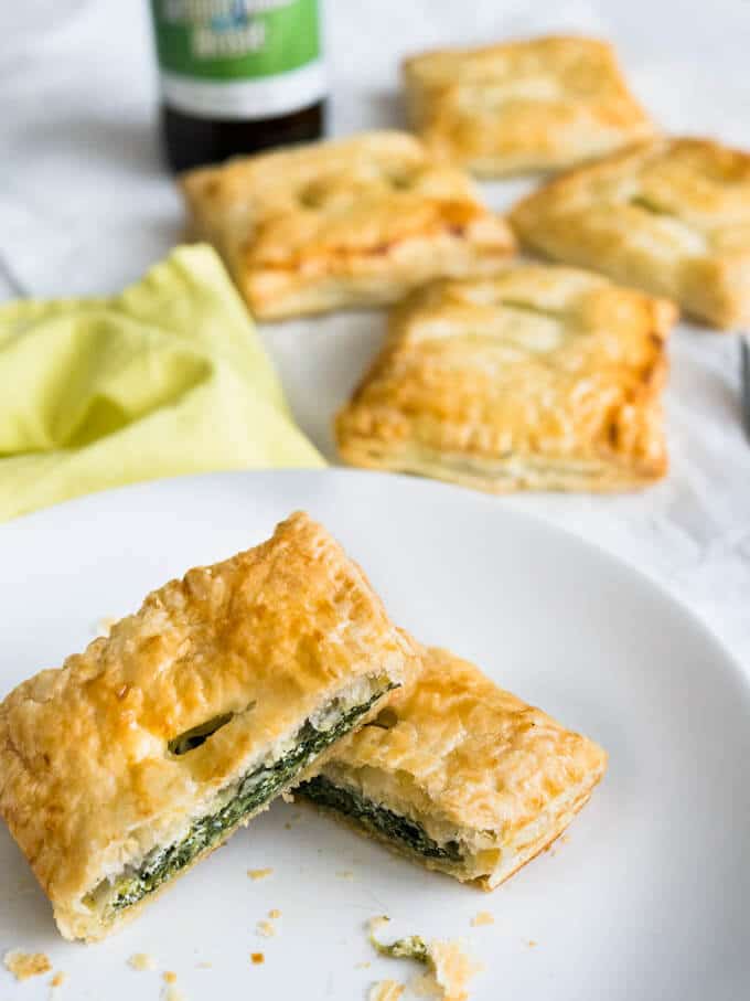 Spinach & Ricotta Puff Pastry Parcels - perfect little snacks that can be made in advance!