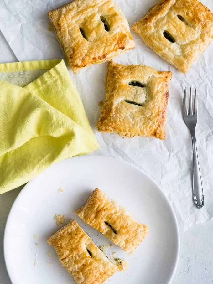 Spinach & Ricotta Puff Pastry Parcels - perfect little snacks that can be made in advance!