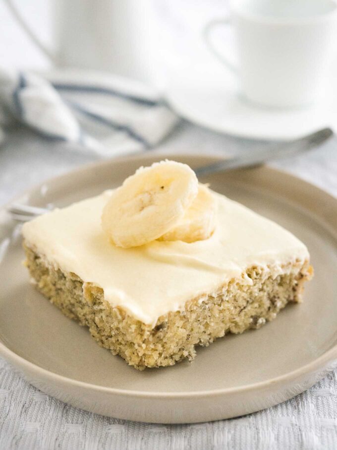 Easy Banana Cake Recipe with Mascarpone Frosting (30 minutes)