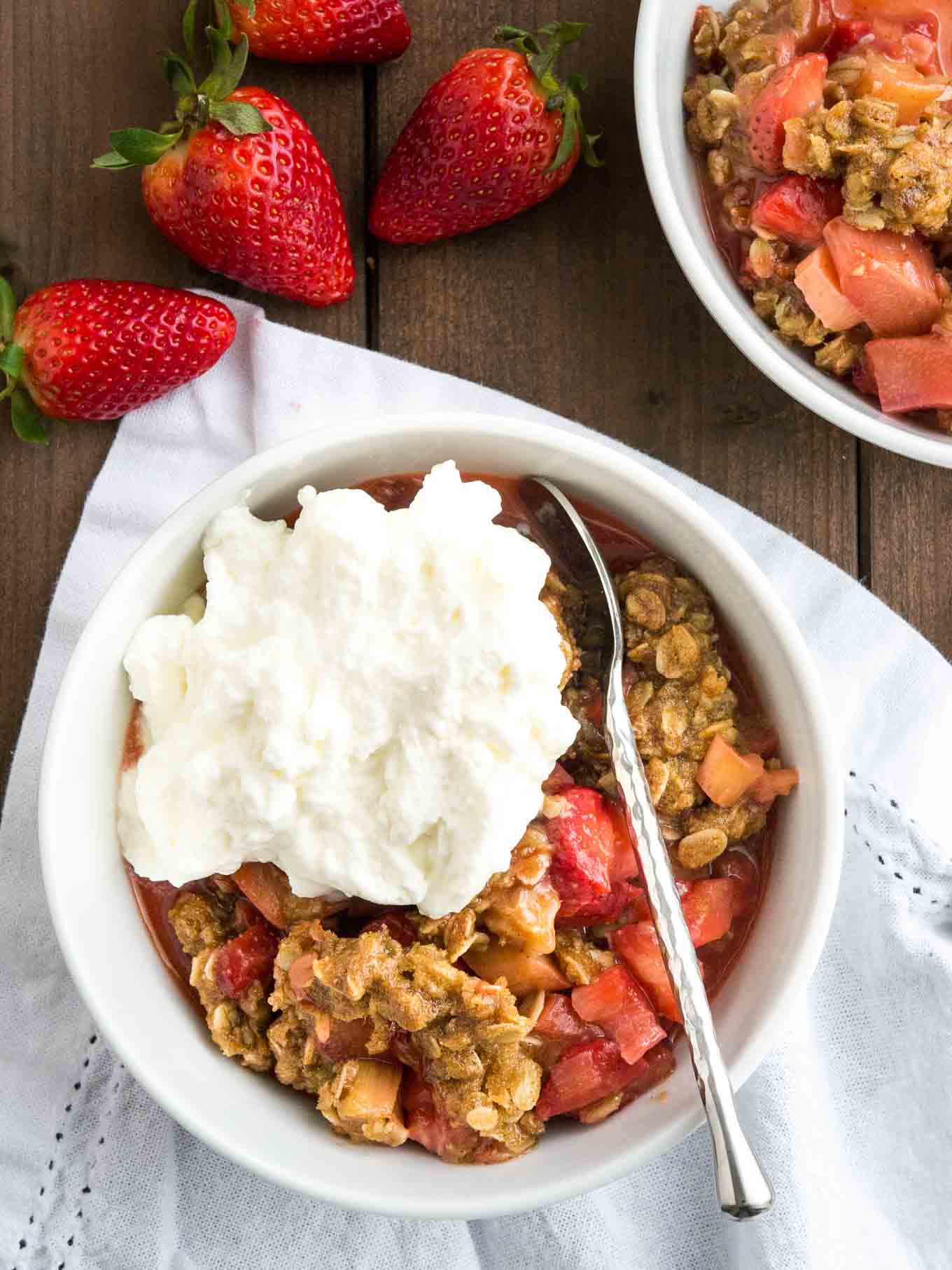 Easy Strawberry Rhubarb Crisp Recipe (Prepped in less than 10 min)