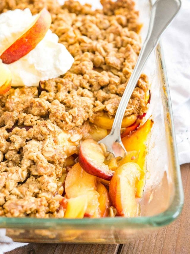 Peach Crisp Recipe with Fresh Peaches - Plated Cravings