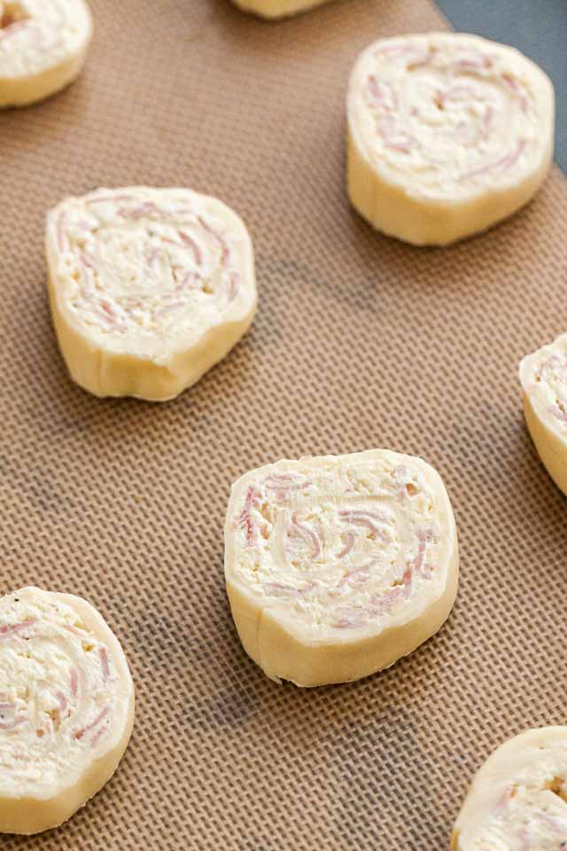 Baked Ham and Cheese Pinwheels {Easy Appetizer Recipe}