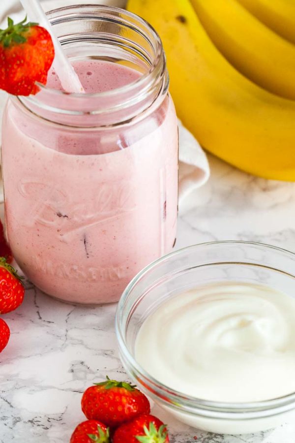 Strawberry Banana Yogurt Smoothie Plated Cravings