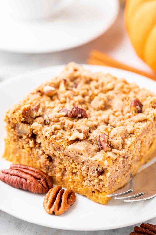 Pumpkin Crunch Cake {Easy Pumpkin Pie Sheet Cake} Plated Pumpkin Crunch Cake {Easy Pumpkin Pie Sheet Cake} Plated