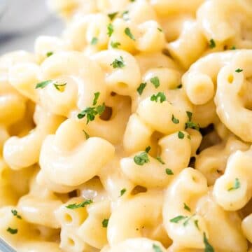 Close-up of Instant Pot Mac and Cheese garnished with Parsley