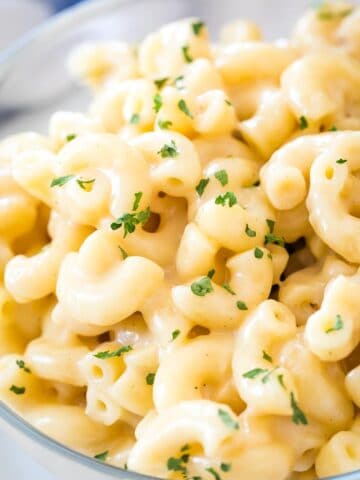 Close-up of Instant Pot Mac and Cheese garnished with Parsley