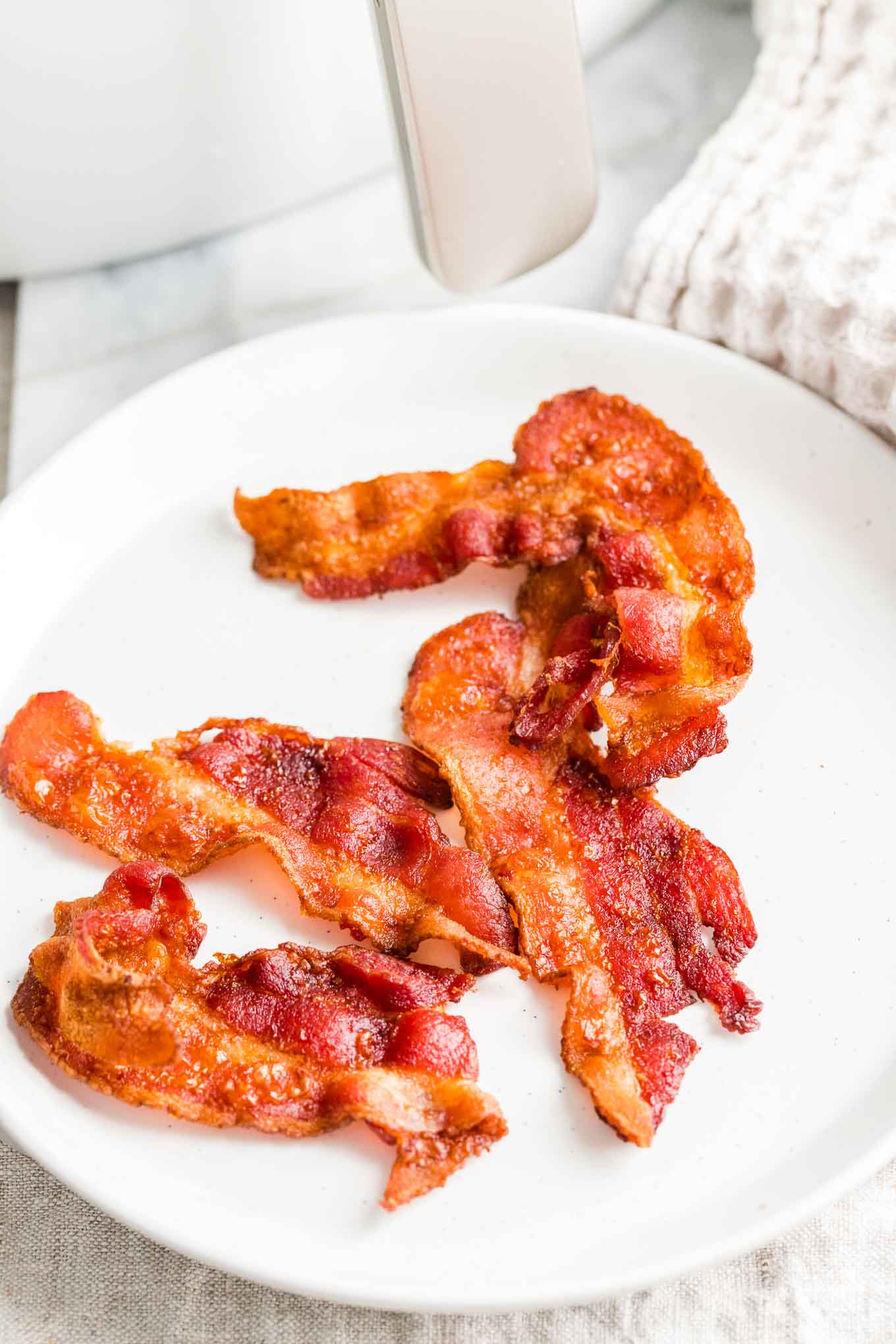 https://platedcravings.com/wp-content/uploads/2020/01/Air-Fryer-Bacon-Plated-Cravings-5.jpg