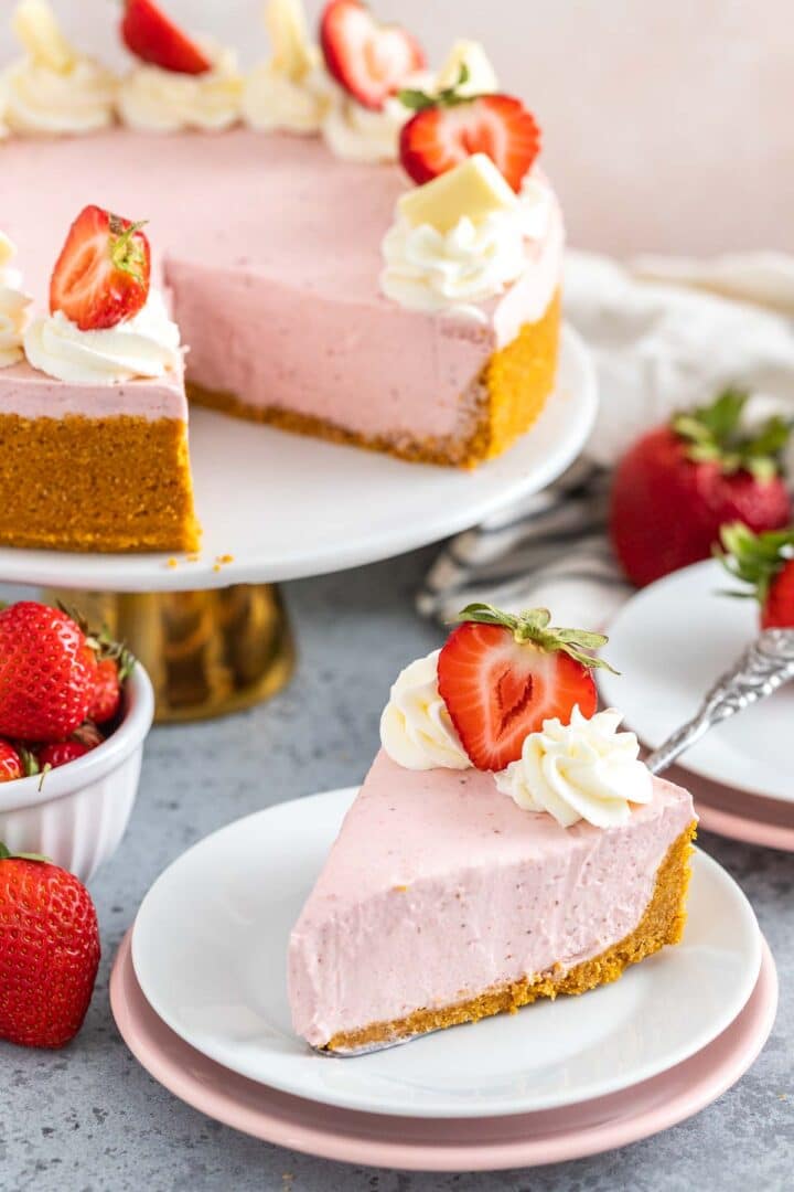 Easy NoBake Strawberry Cheesecake (Without Gelatin)