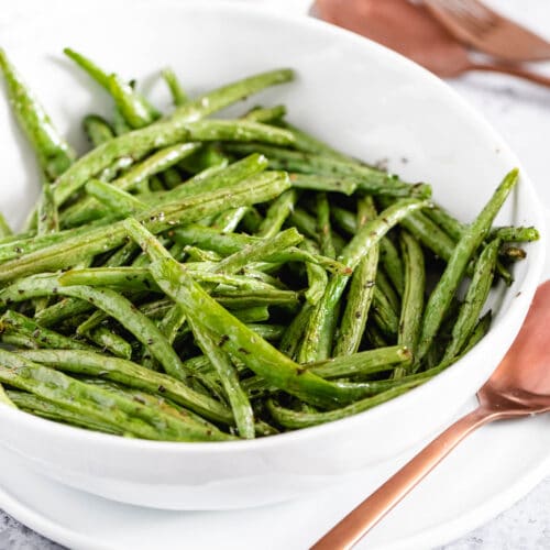 close up green beans in bowl