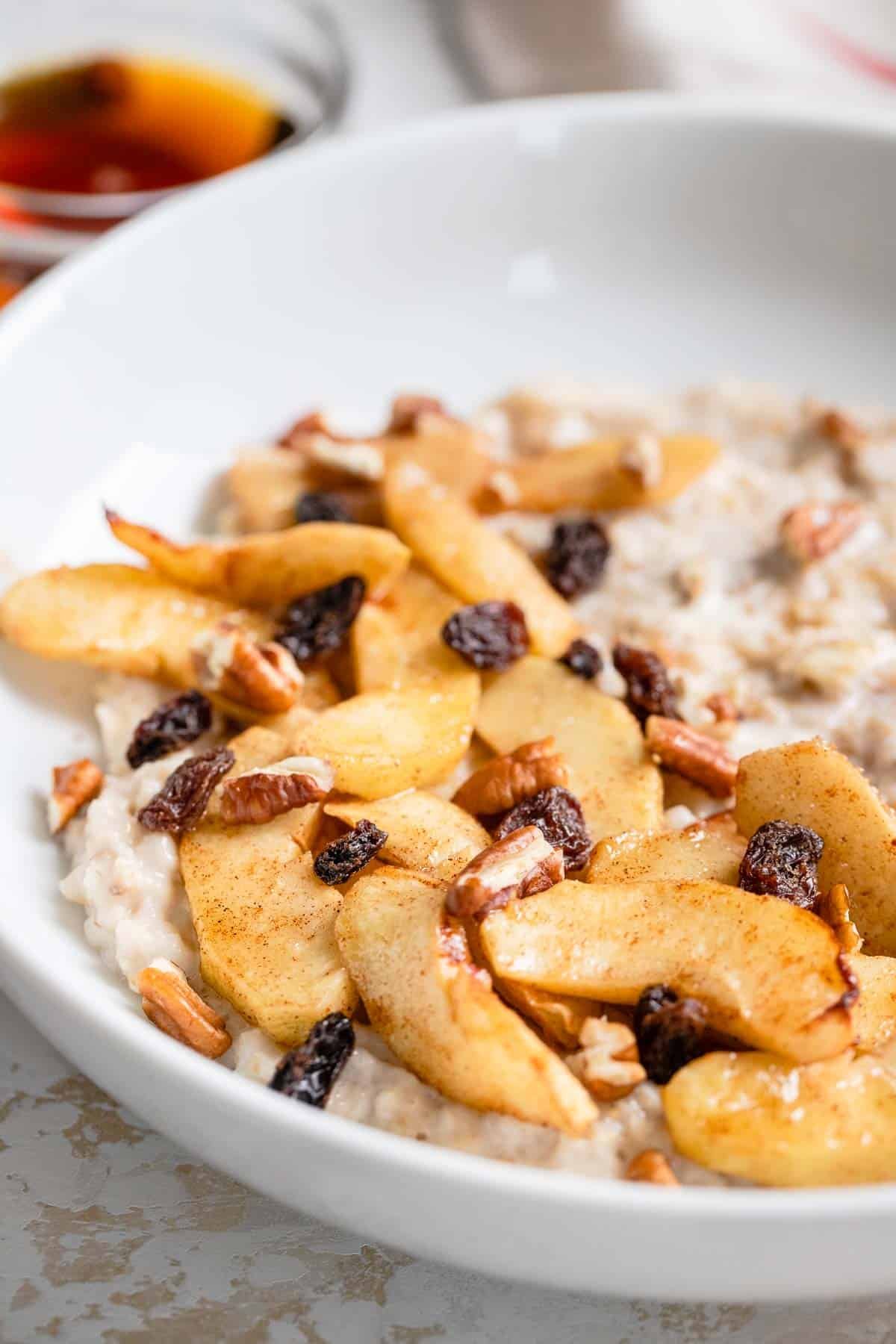 Oatmeal with apples and pecans.